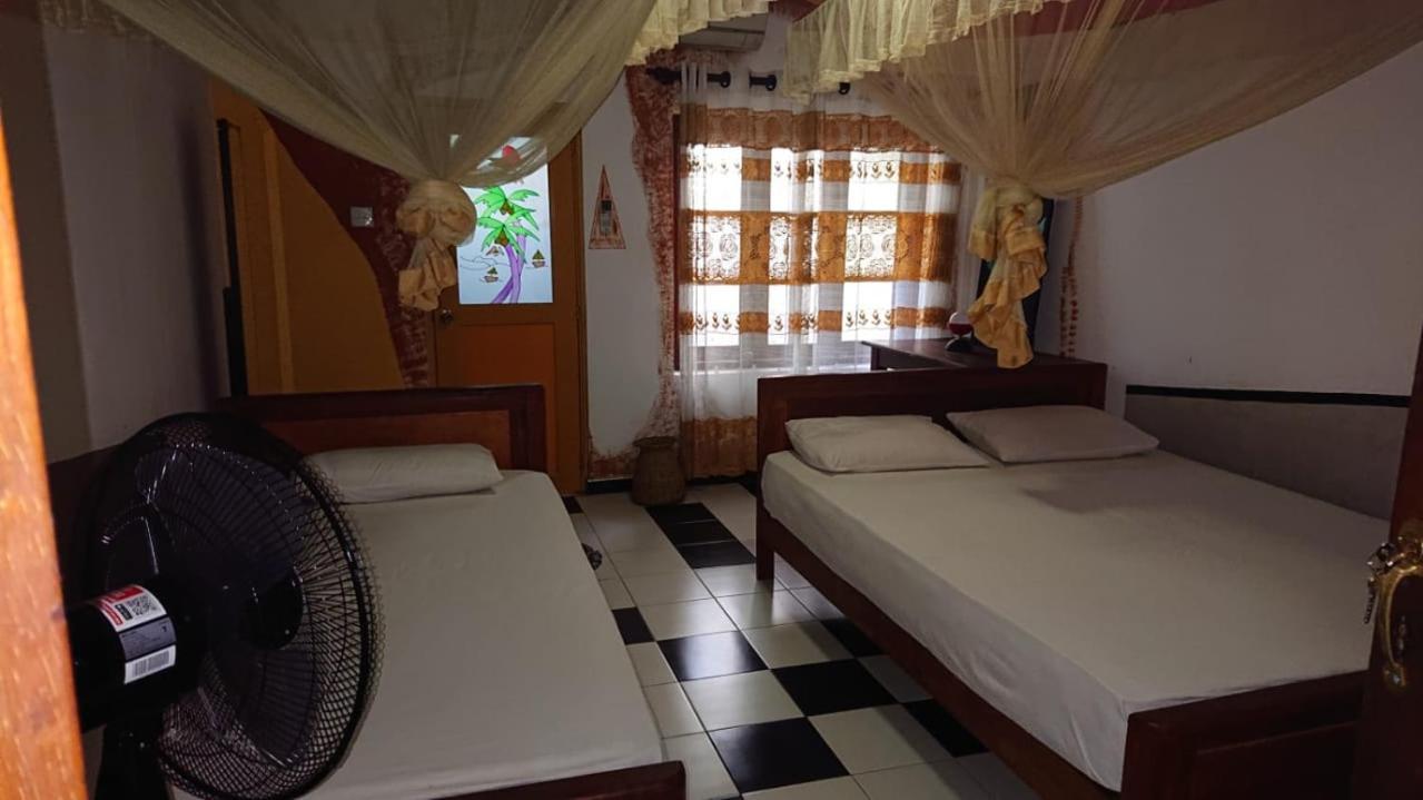 Leopard City Hostel Yala Тіссамахарама Екстер'єр фото