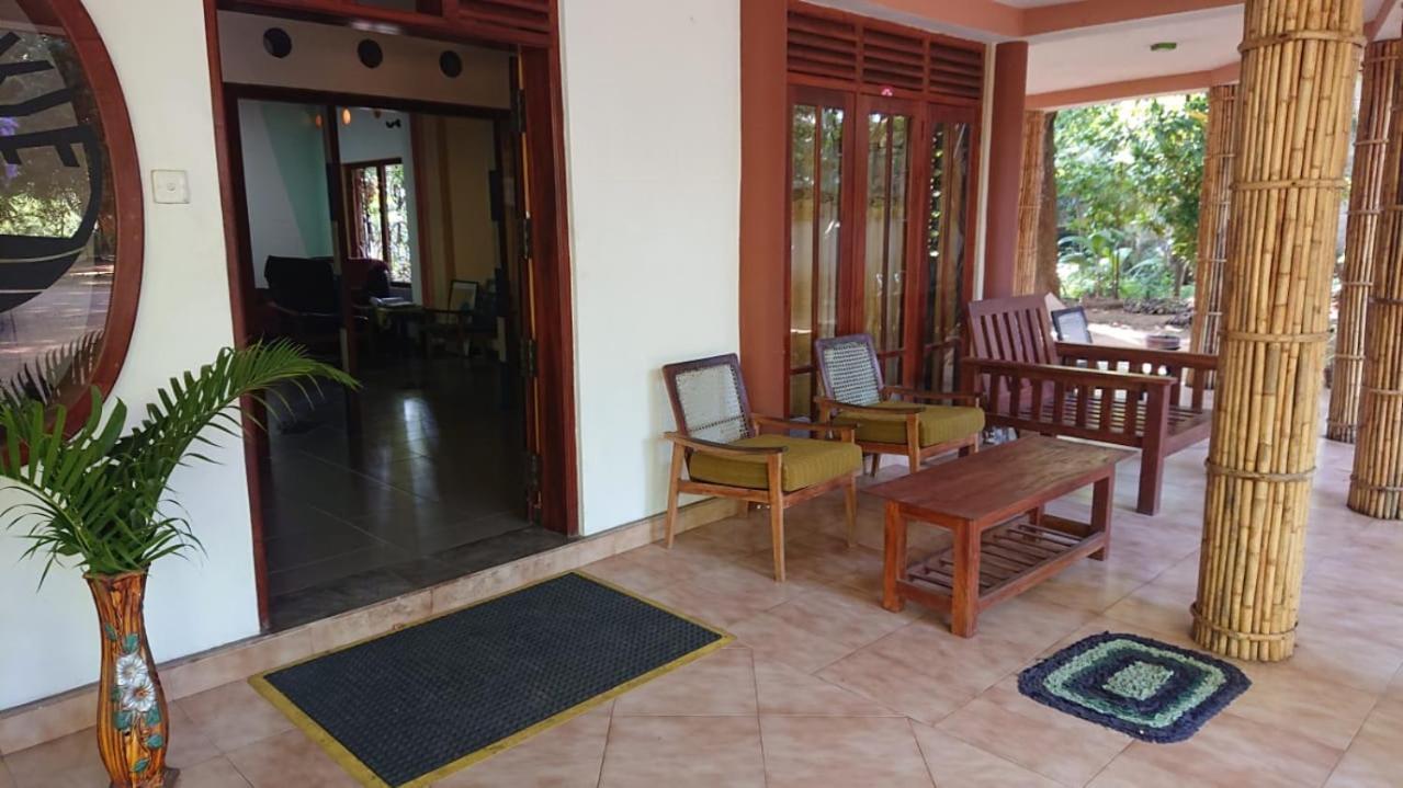 Leopard City Hostel Yala Тіссамахарама Екстер'єр фото
