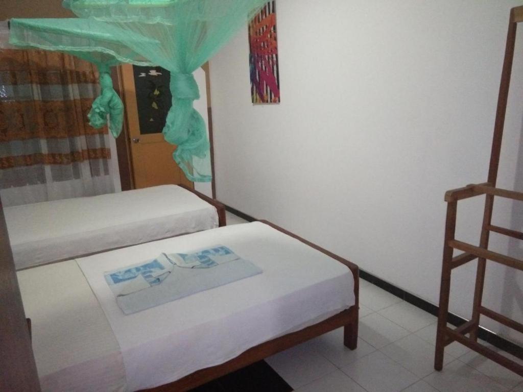 Leopard City Hostel Yala Тіссамахарама Екстер'єр фото