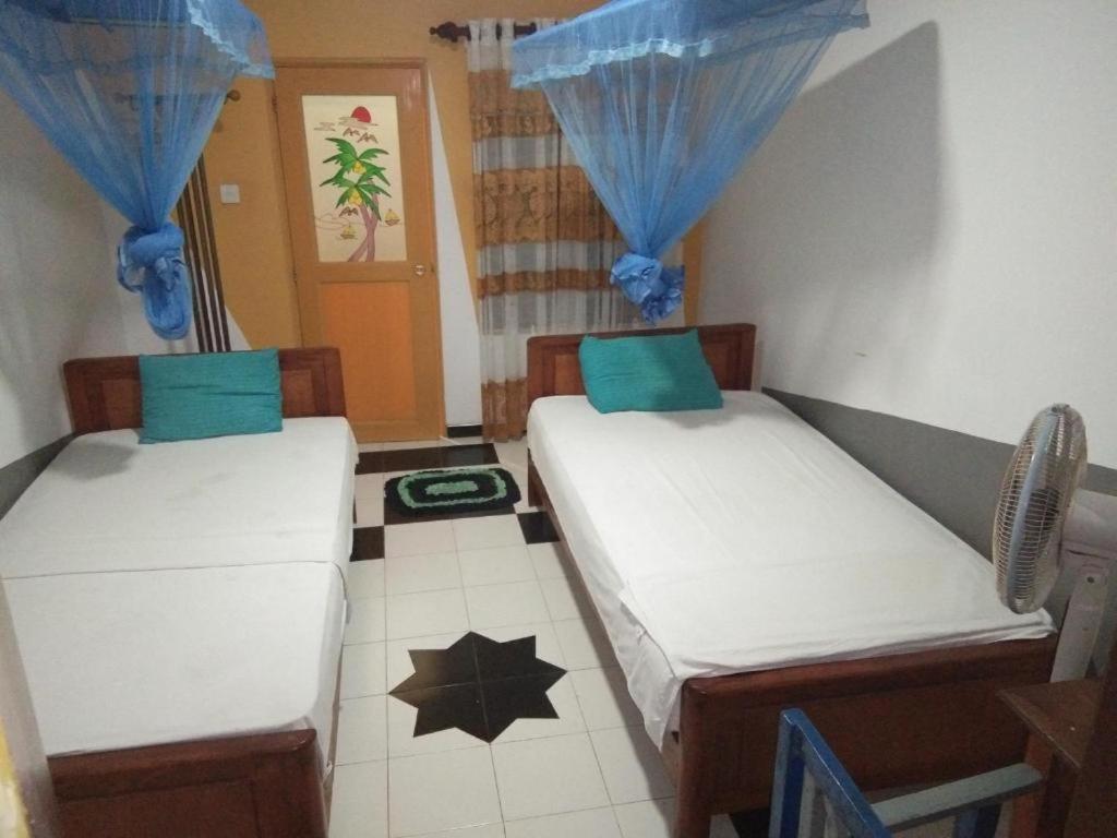 Leopard City Hostel Yala Тіссамахарама Екстер'єр фото