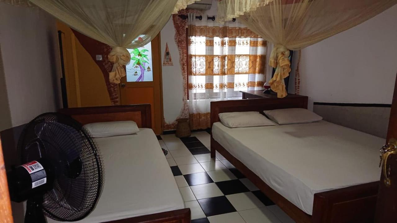Leopard City Hostel Yala Тіссамахарама Екстер'єр фото