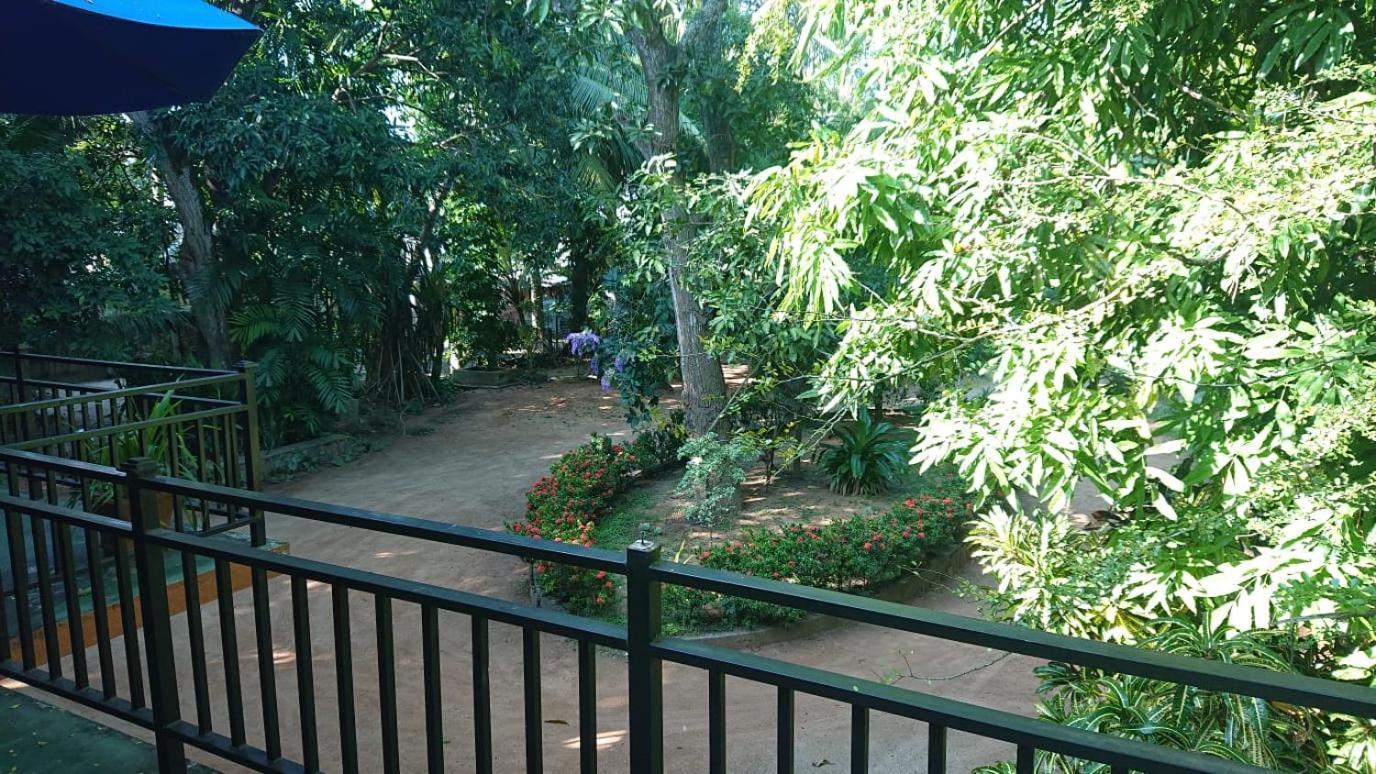 Leopard City Hostel Yala Тіссамахарама Екстер'єр фото