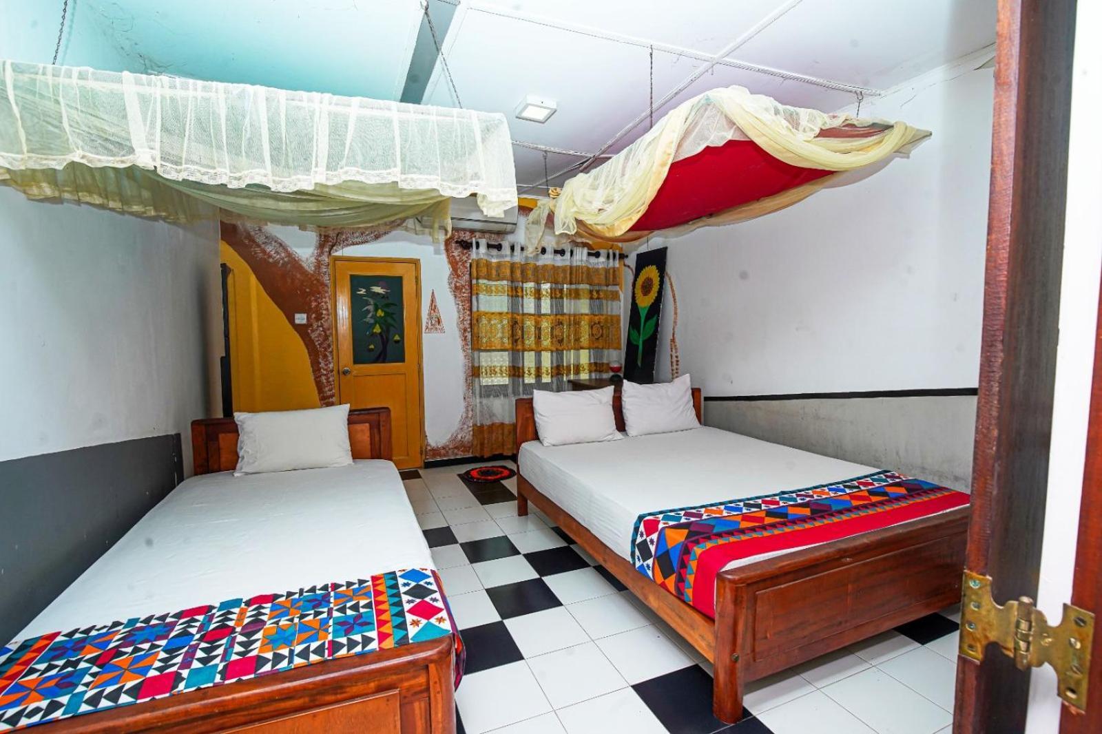 Leopard City Hostel Yala Тіссамахарама Екстер'єр фото