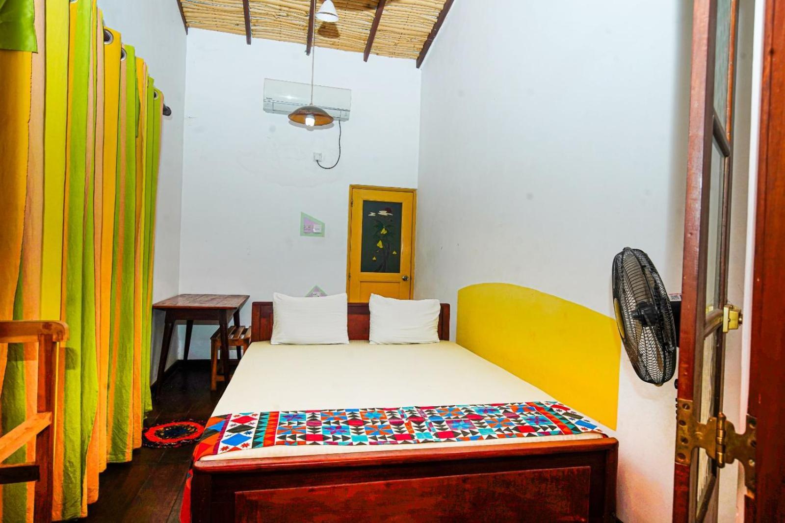 Leopard City Hostel Yala Тіссамахарама Екстер'єр фото