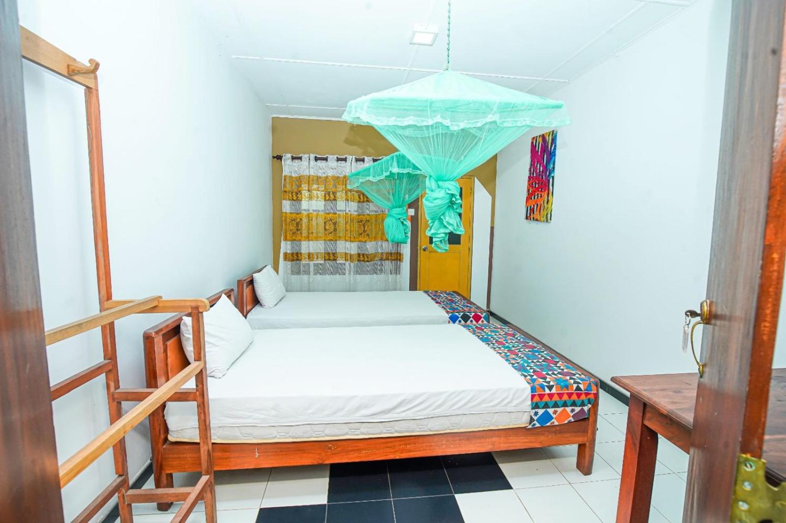 Leopard City Hostel Yala Тіссамахарама Екстер'єр фото